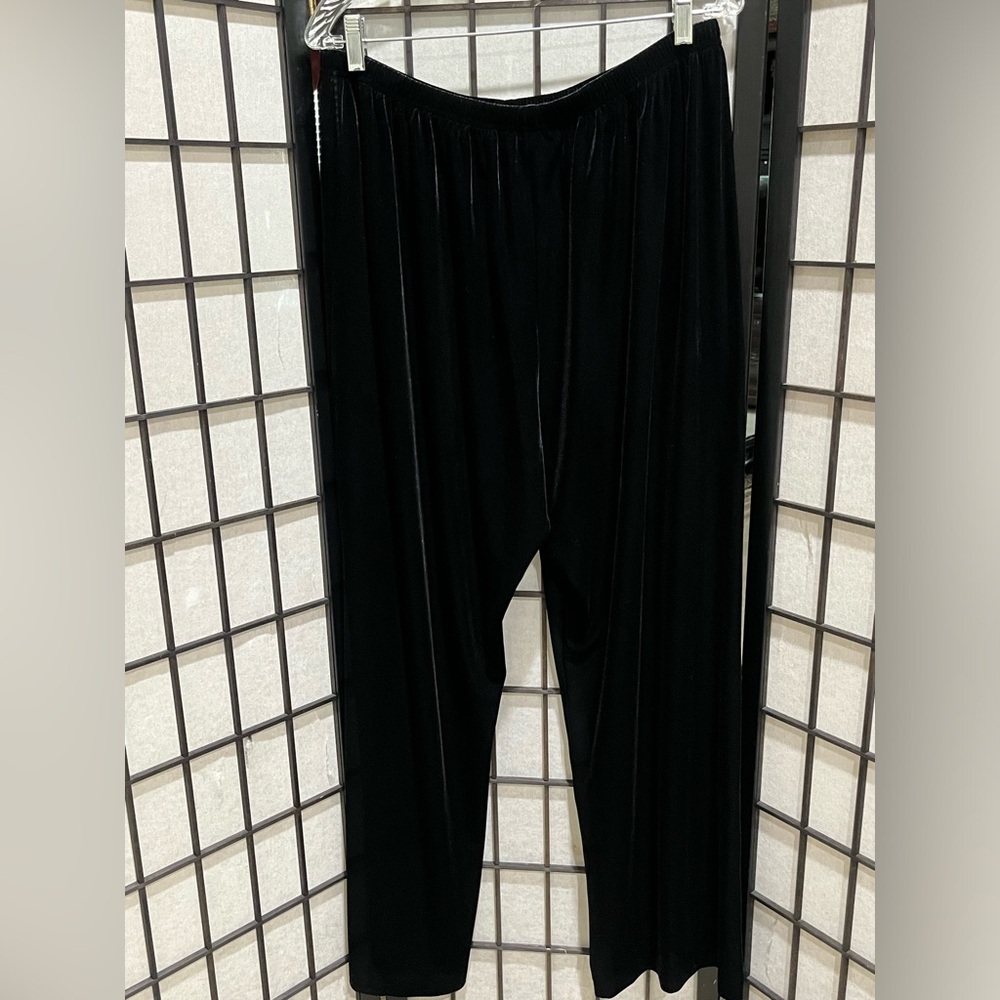 CAROLINE ROSE Black Velvet Lounge/ EVENING Pants
WOMEN SIZE 2X
